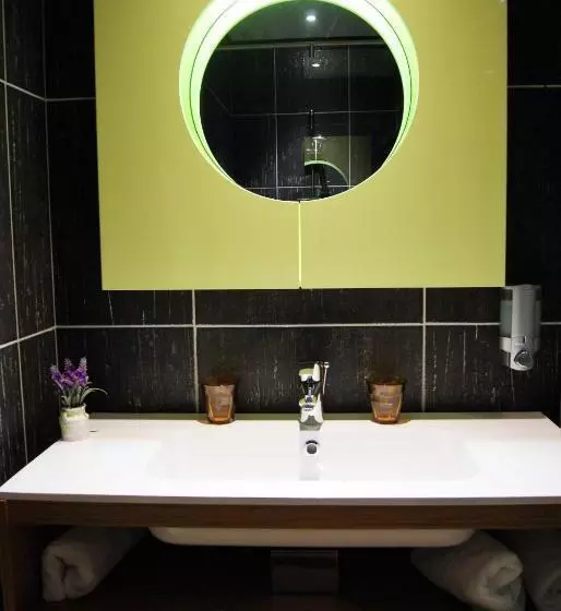 プレステージスイート, Appart  Hotel La Girafe Marseille Est   Porte D Aubagne