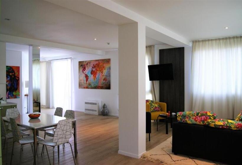 Люкс Престиж, Appart  Hotel La Girafe Marseille Est   Porte D Aubagne
