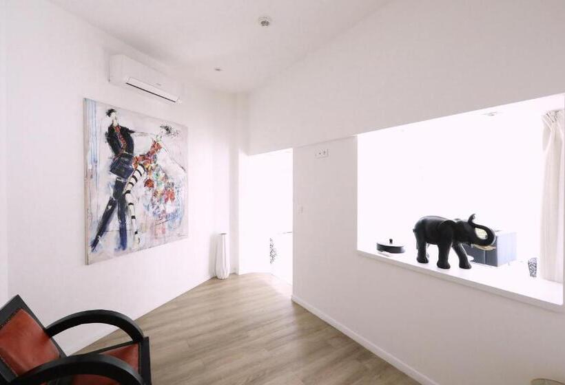 Президентский Люкс, Appart  Hotel La Girafe Marseille Est   Porte D Aubagne