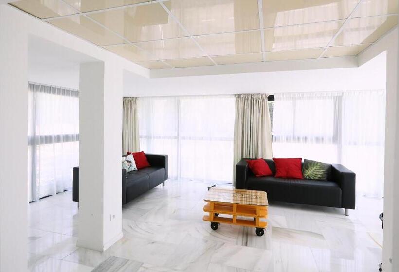 סוויטה אקזקיוטיב, Appart  Hotel La Girafe Marseille Est   Porte D Aubagne