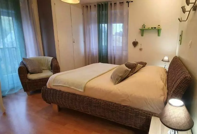 اتاق استاندارد, Chambre D'hotes Le Saut De La Truite