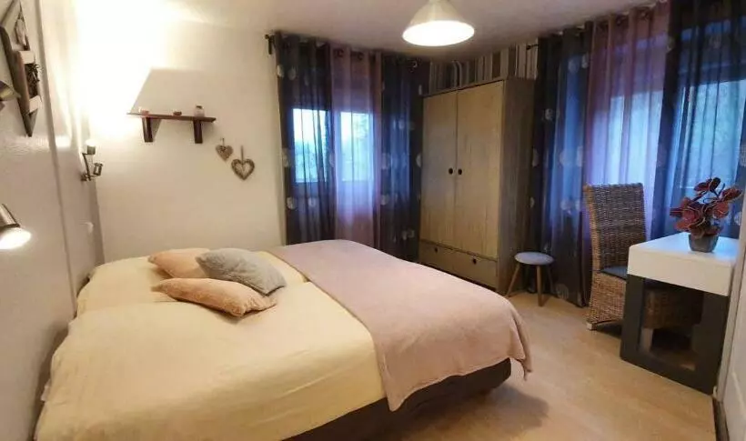 اتاق استاندارد, Chambre D'hotes Le Saut De La Truite