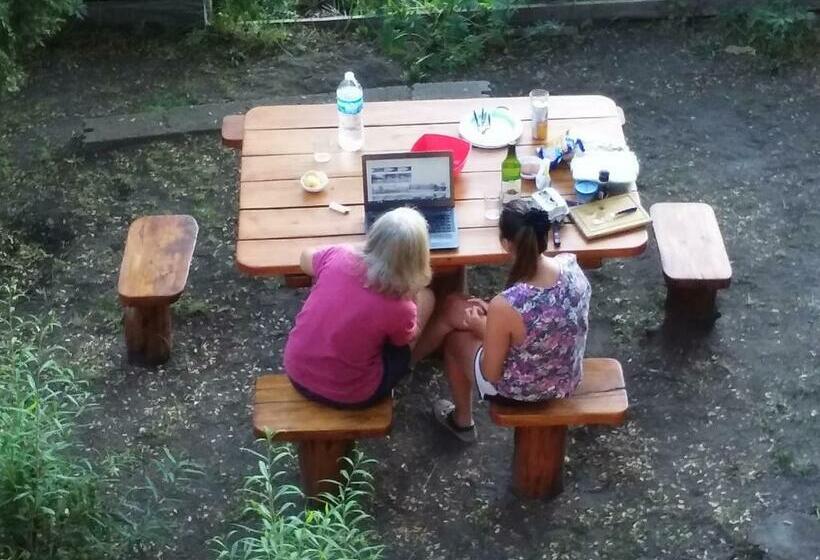 اتاق استاندارد با سرویس بهداشتی مشترک, El Aleph