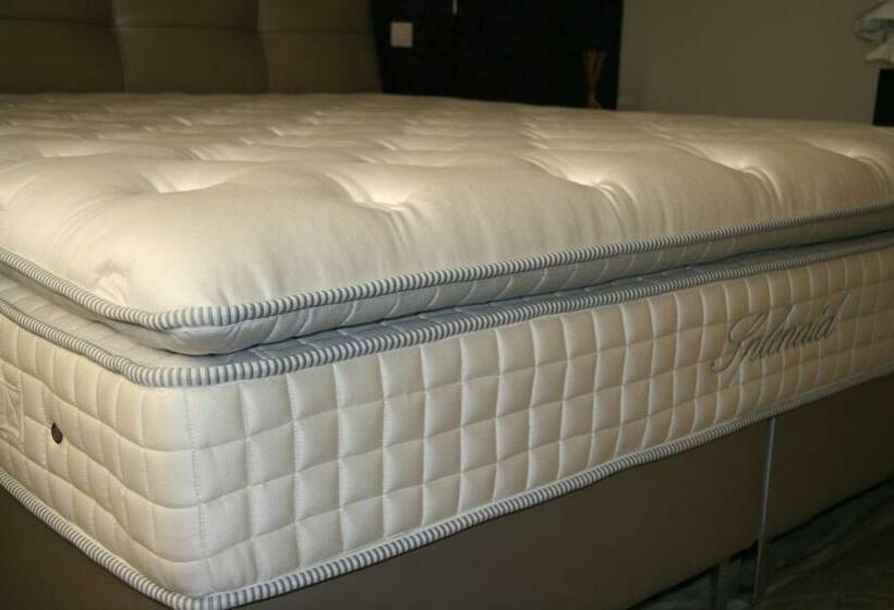 سوییت لوکس, Les Suites Champenoises