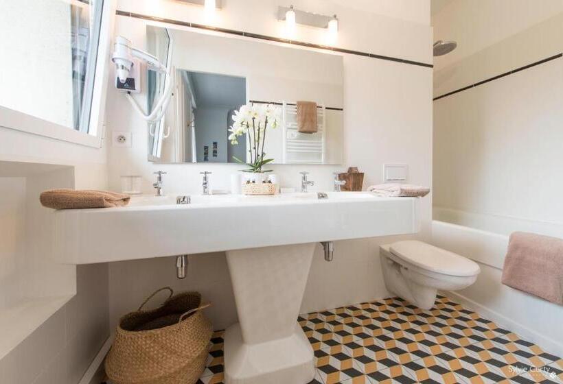 اتاق استاندارد سه نفره, Villa Verde La Rochelle