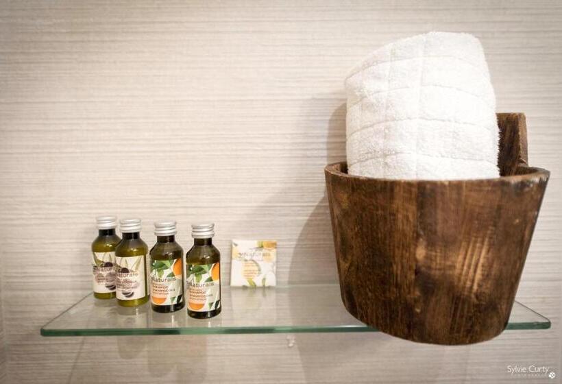 اتاق استاندارد سه نفره, Villa Verde La Rochelle