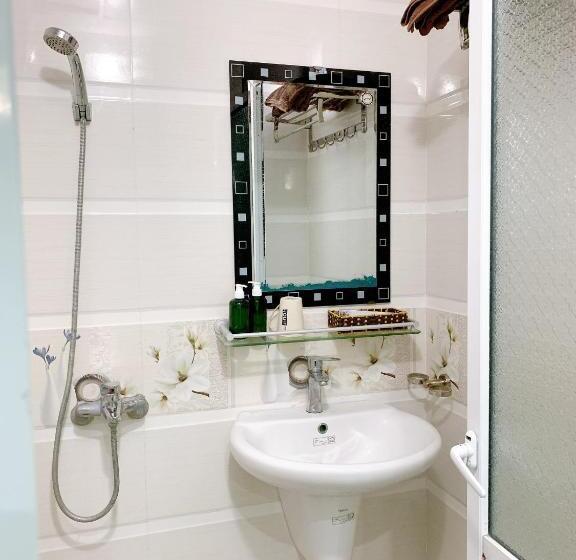 اتاق لوکس با تخت بزرگ, Bao Long Guest House