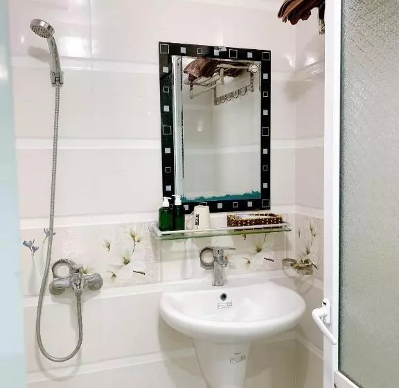 اتاق لوکس با تخت بزرگ, Bao Long Guest House