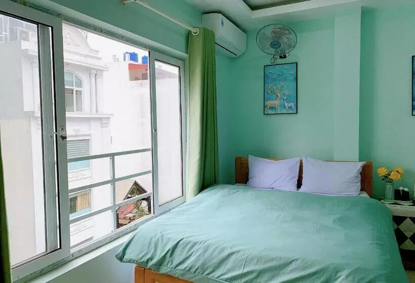 اتاق لوکس با چشم‌انداز شهر, Bao Long Guest House