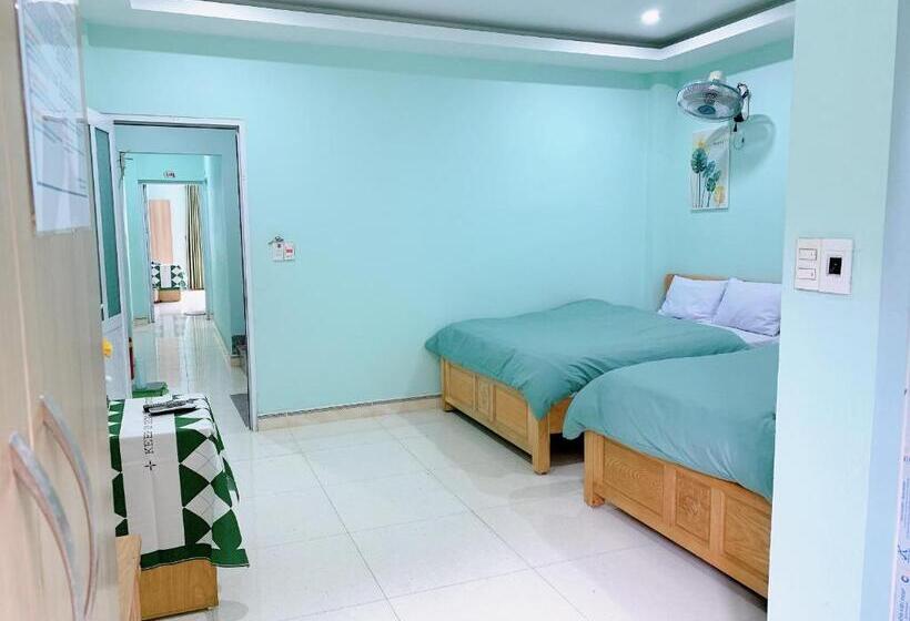 اتاق استاندارد چهار تخته, Bao Long Guest House