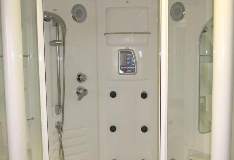 اتاق لوکس, Barmoi