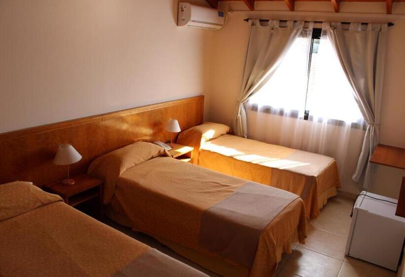 غرفة قياسية ثلاثية, Bella Costa