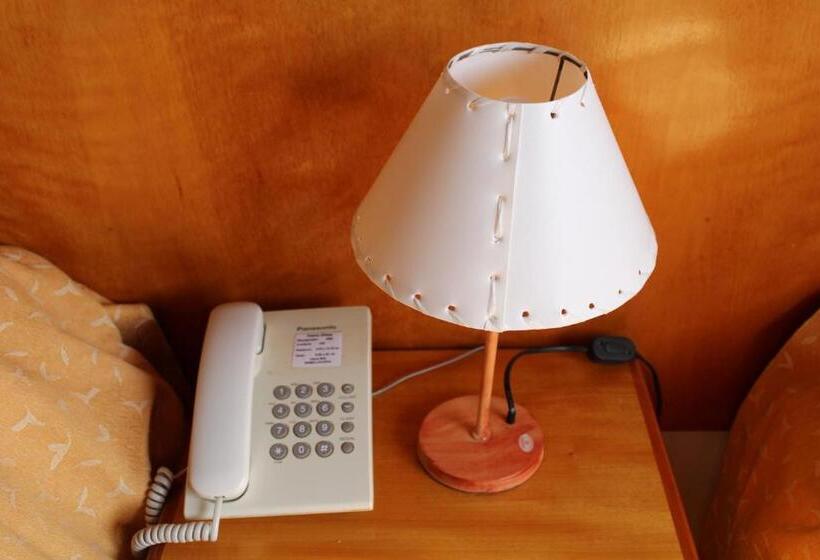 غرفة قياسية ثلاثية, Bella Costa