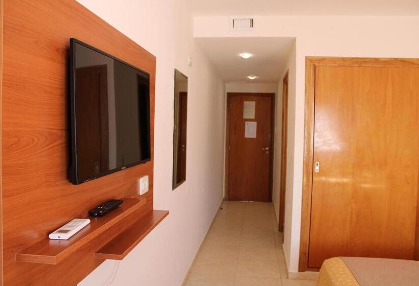 غرفة قياسية ثلاثية, Bella Costa