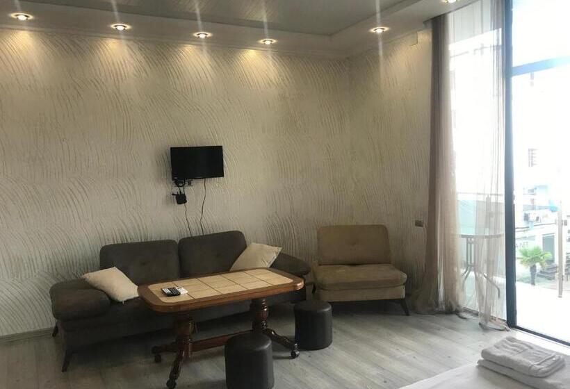 استودیوی استاندارد, Chaika