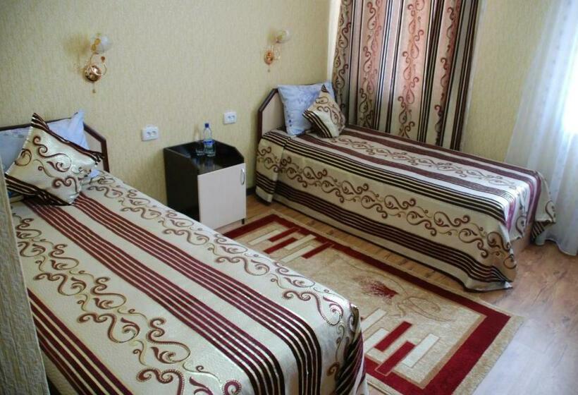 חדר סטנדרט, Ratmina