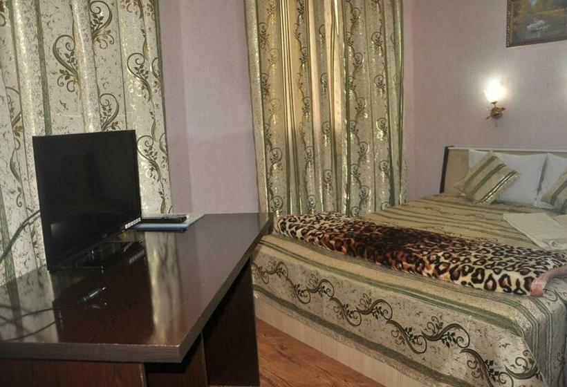 חדר סטנדרט, Ratmina