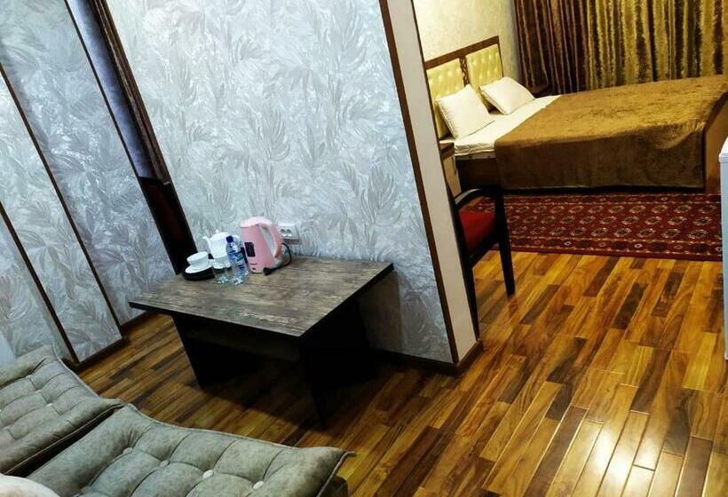 חדר סטנדרט, Ratmina