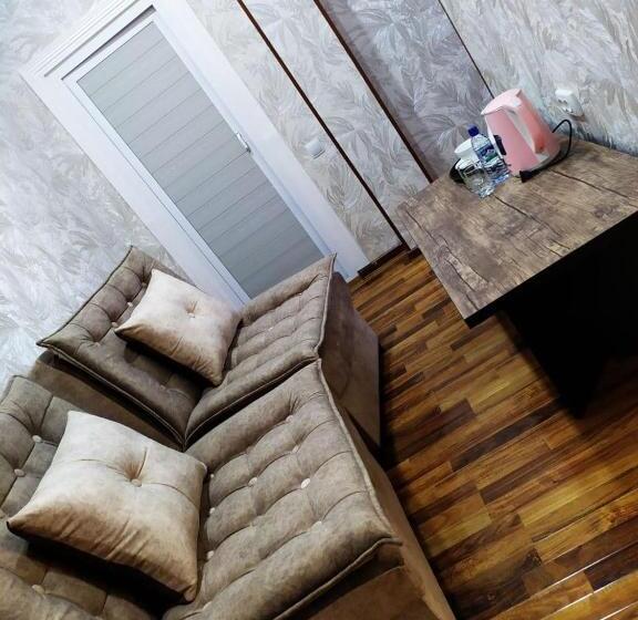 חדר סטנדרט, Ratmina