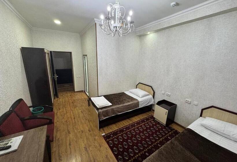 חדר סטנדרט, Ratmina