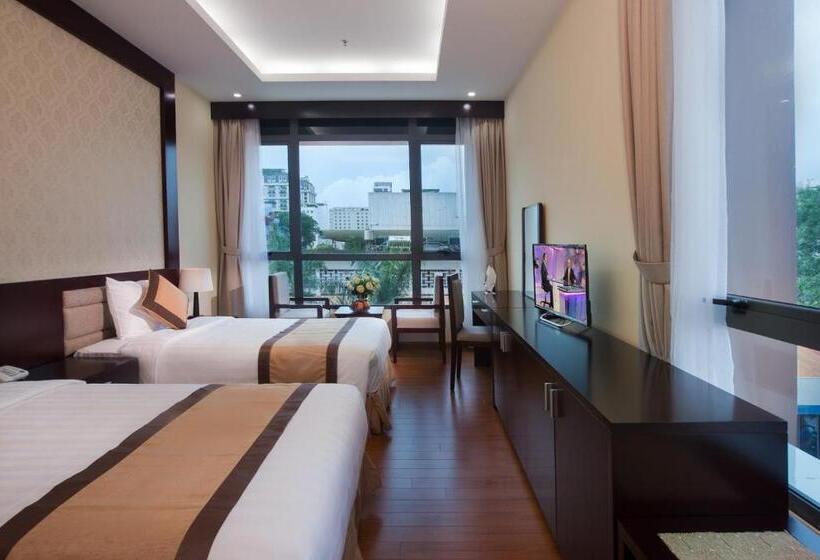 اتاق سوپریور با چشم‌انداز شهر, Tqt