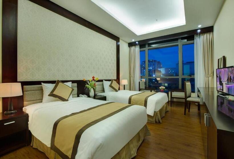 اتاق سوپریور با چشم‌انداز شهر, Tqt