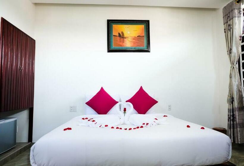 اتاق استاندارد با چشم‌انداز استخر, Unity Villa