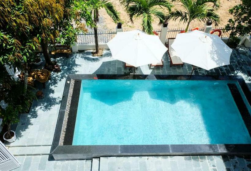 اتاق استاندارد با چشم‌انداز استخر, Unity Villa