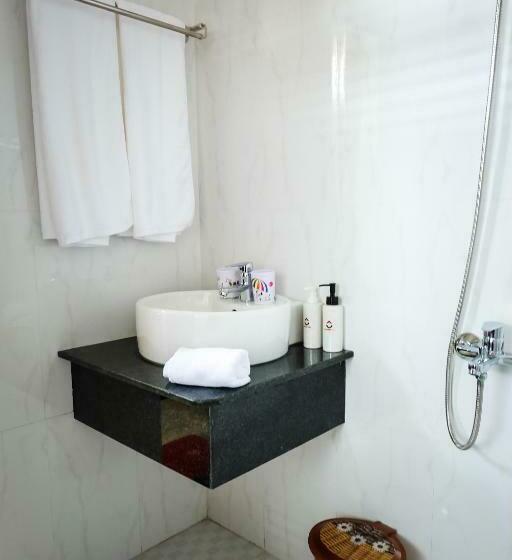 اتاق استاندارد با چشم‌انداز استخر, Unity Villa