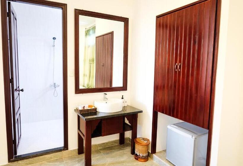 اتاق خانوادگی, Unity Villa