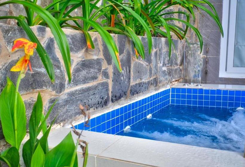 سوییت با چشم‌انداز کوه, The Wind Boutique Resort