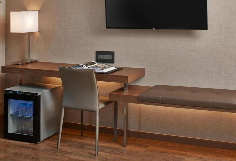 Номер Стандарт Кровать Кинг Адаптированный для Инвалидов, Ac Hotel By Marriott Minneapolis Downtown