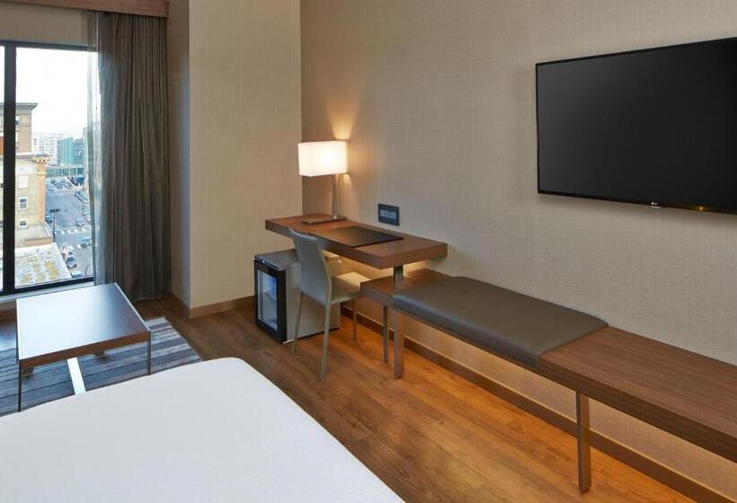 장애인을 위한 킹사이즈 침대 스탠다드 룸, Ac Hotel By Marriott Minneapolis Downtown