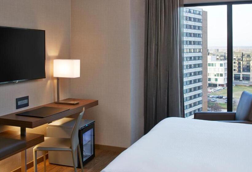 장애인을 위한 킹사이즈 침대 스탠다드 룸, Ac Hotel By Marriott Minneapolis Downtown