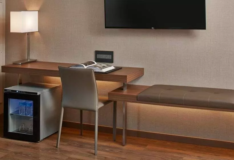 ２ダブルベッドのスタンダードルーム, Ac Hotel By Marriott Minneapolis Downtown