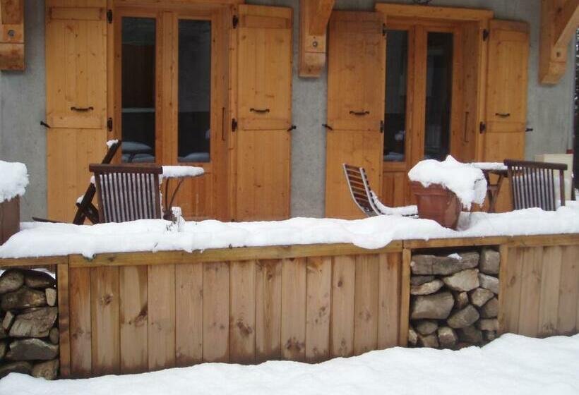 Quarto Estandar com Terraço, Chalet Rum Doodle