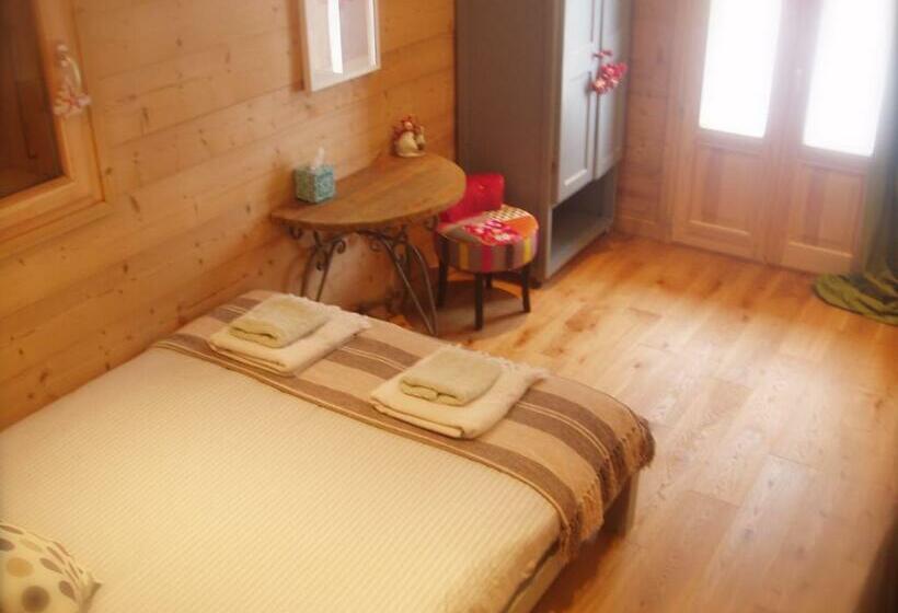 Quarto Estandar com Terraço, Chalet Rum Doodle