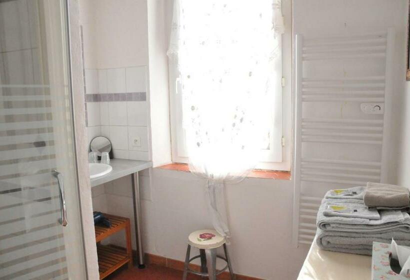 Дом 4 Спальни, Les Tilleuls D Elisée