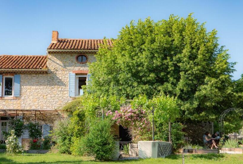 Дом 4 Спальни, Les Tilleuls D Elisée