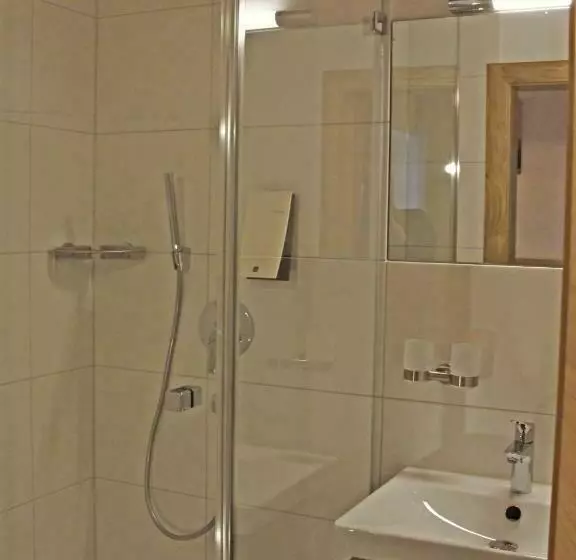 اتاق استاندارد یک نفره, Mammhofer Suite & Breakfast