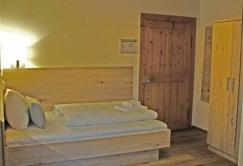 اتاق استاندارد یک نفره, Mammhofer Suite & Breakfast