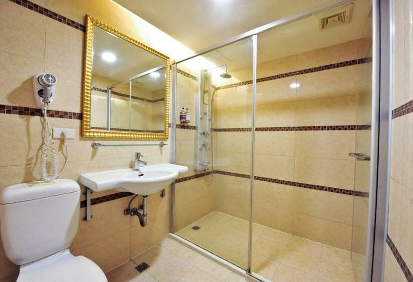 اتاق استاندارد, Carnival Motel