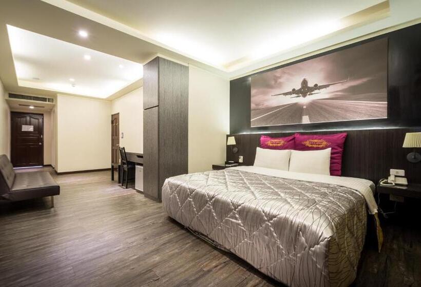 اتاق استاندارد با وان آب گرم, Carnival Motel