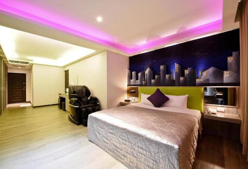 اتاق استاندارد با وان آب گرم, Carnival Motel