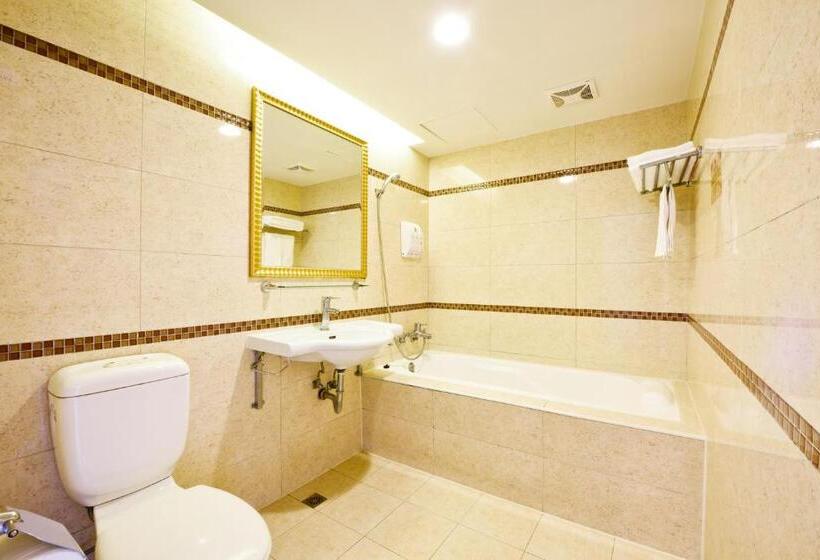 اتاق استاندارد, Carnival Motel