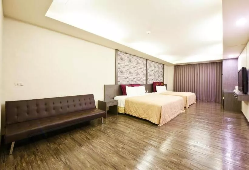 اتاق اکونومی, Carnival Motel