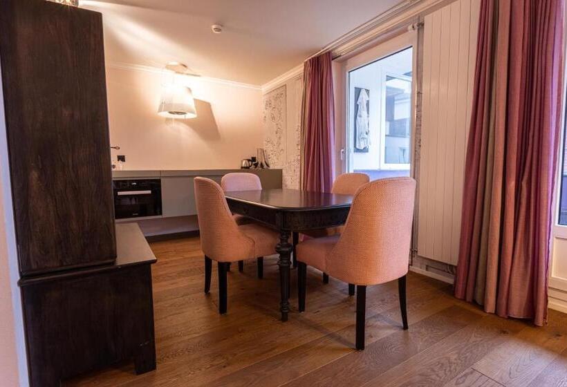 سوییت جونیور, Home Hotel Arosa