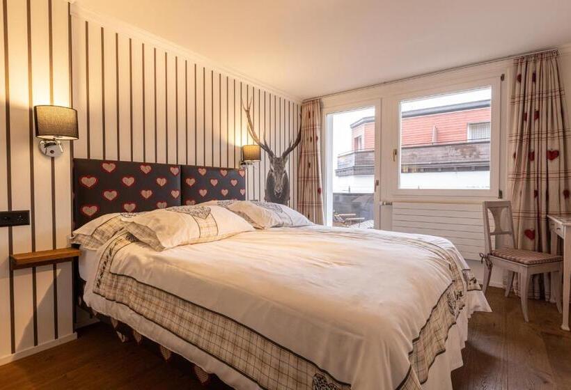 اتاق سوپریور, Home Hotel Arosa