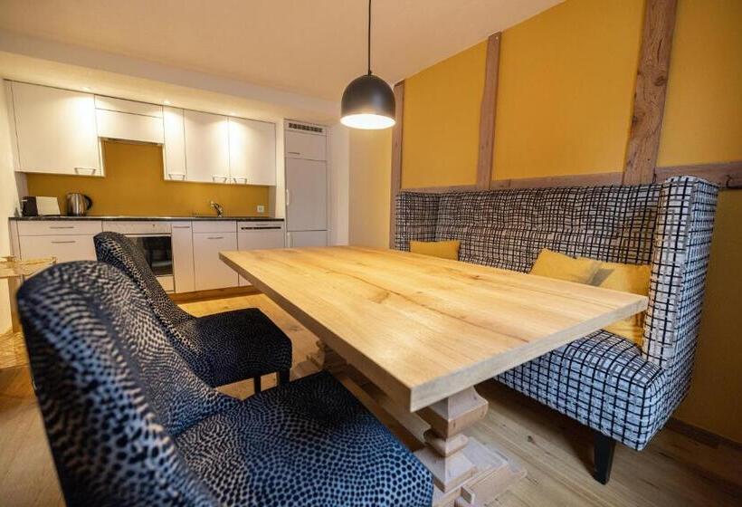 آپارتمان 2 خوابه, Home Hotel Arosa