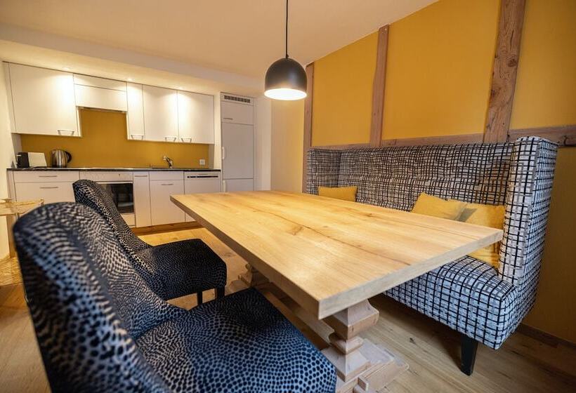 آپارتمان 2 خوابه, Home Hotel Arosa